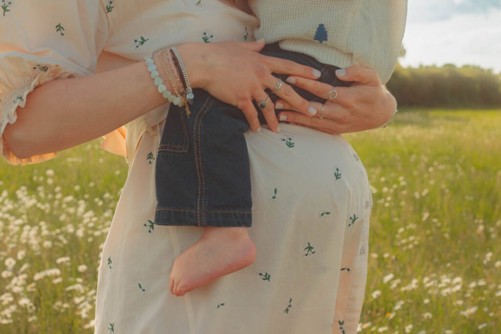 Séance photo grossesse au printemps à Auxerre